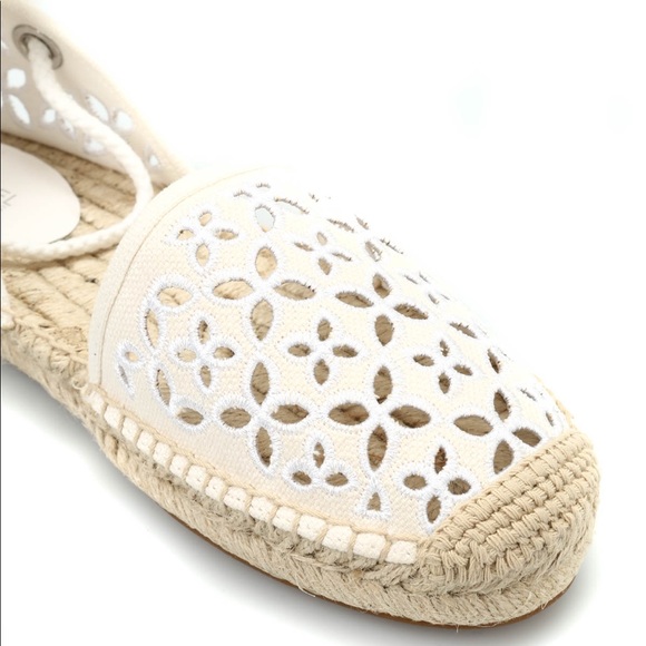 Micheal Kors Darci closed toe espadrilles - Picture 2 of 9